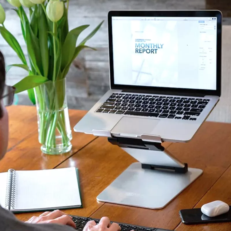 Foldable laptop stand