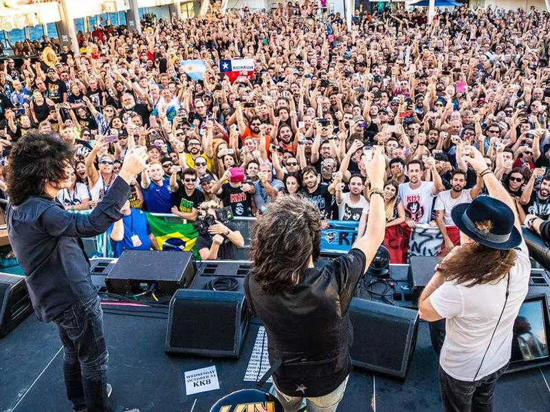 KISS Cruise