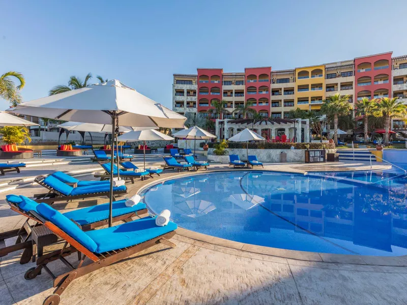 Hacienda Encantada pool