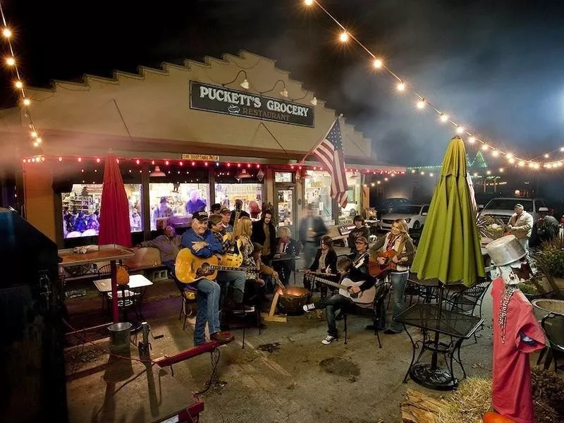 Pucketts Grocery